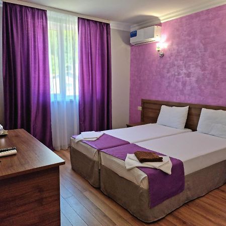 Nobi Guest House Gagra Exterior photo
