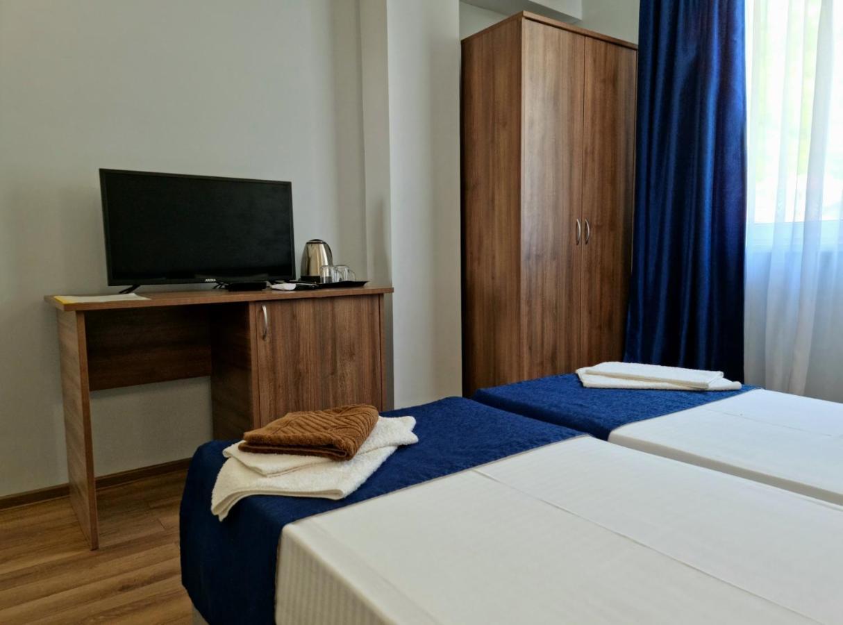 Nobi Guest House Gagra Exterior photo
