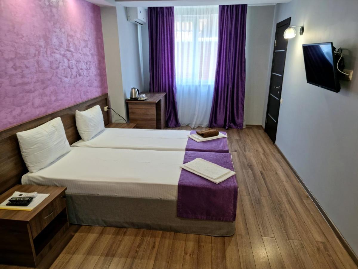 Nobi Guest House Gagra Exterior photo