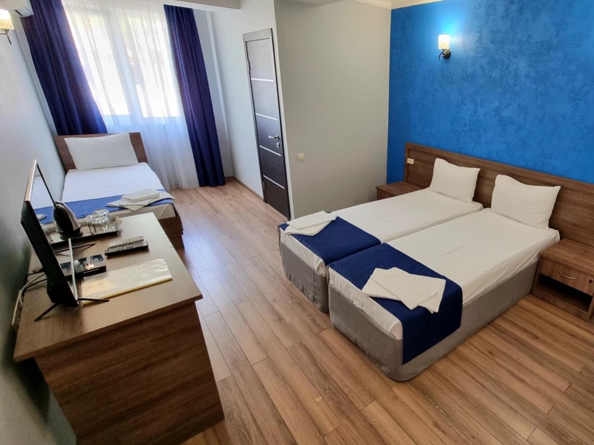 Nobi Guest House Gagra Exterior photo